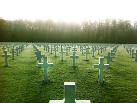 공동 묘지 - 우리의 목적은 죽음인가
